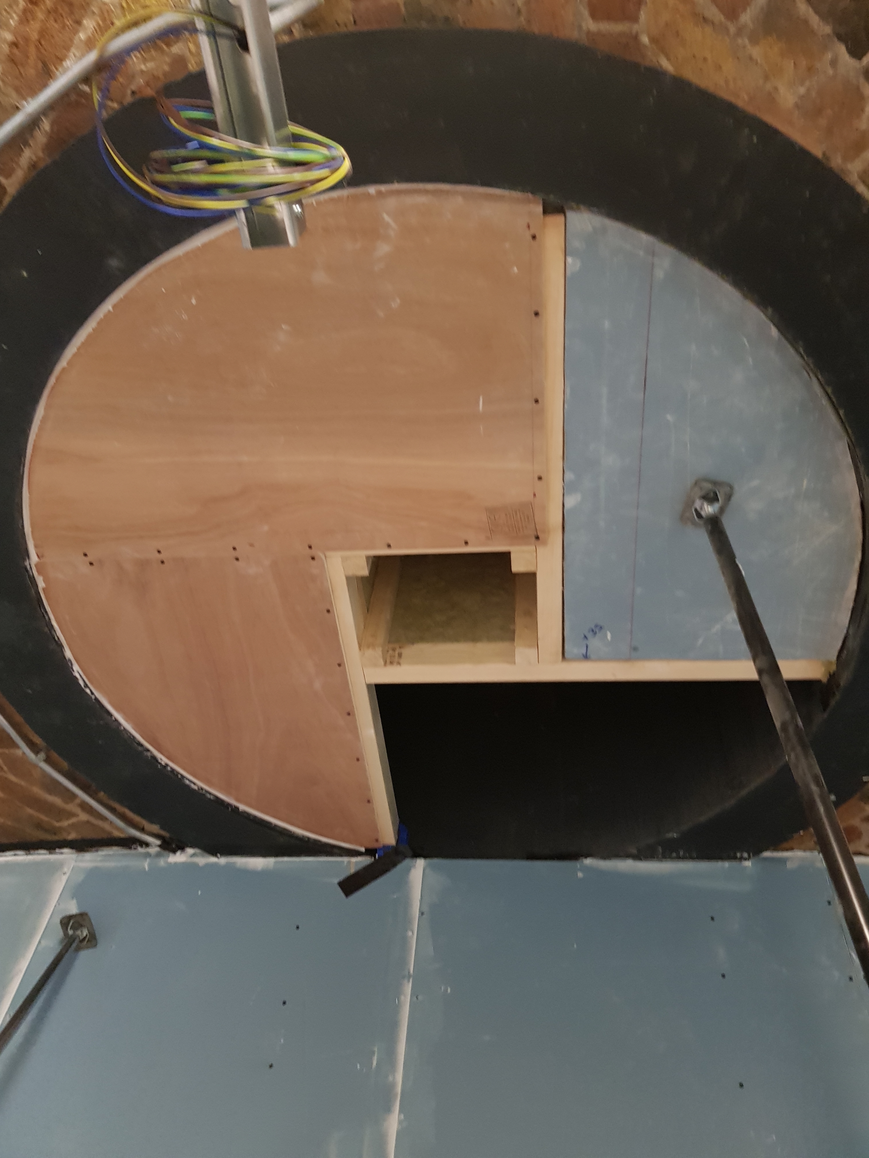 Acoustic Isolation of Ceiling Well